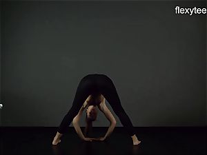 FlexyTeens - Zina showcases nimble naked body